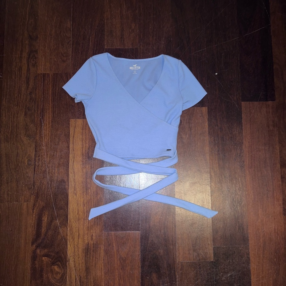 Hollister wrap around crop top